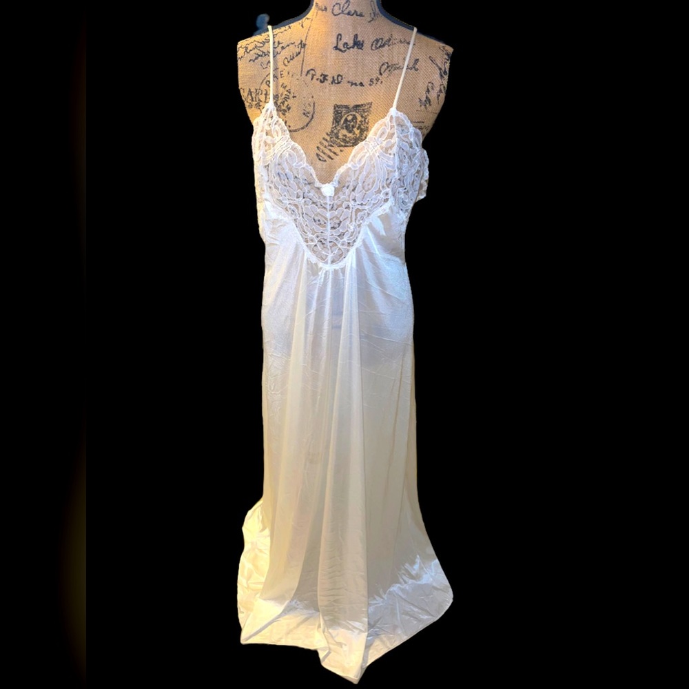 Vintage Val Mode Lingerie White Floral Lace Long Nightgown, L